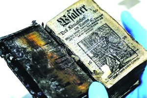 考古學家在 300 年前沉船中現保存完好書籍