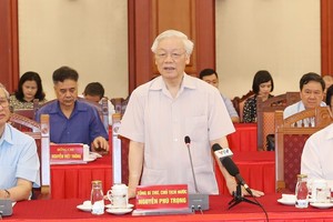 總書記、國家主席阮富仲在會上發言。