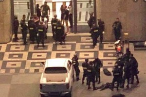 成功解救 81 層大樓內人質（圖源：互聯網）