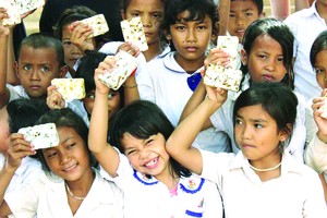 若干酒店還發起“希望肥皂”活動，收集住客使用過的肥皂再加工成新產品，之後送給各窮鄉僻壤的居民與兒童。