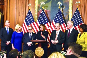 表決通過後，眾議院民主黨領袖召開記者會。