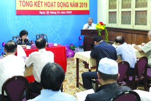 劉金華主席主持會議。