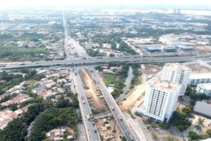 同文貢街與美水交通樞紐及2座美水橋。