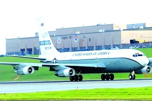 美軍專用偵察機執行《開放天空條約》任務。