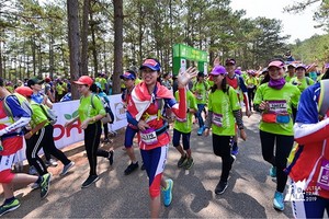 越南國際超級馬拉松比賽在大勒舉行。