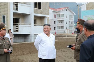 金正恩赴災區指導重建工作