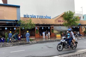 職能力量堪查失火現場。（圖源：互聯網） 