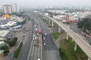 隨著成立守德市的資訊，本市東面區域的地價被大幅抬高。