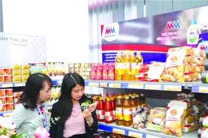 客戶正選購商品。