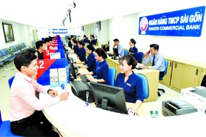 西貢銀行為客戶服務。