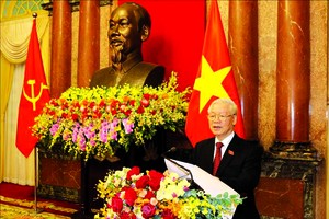 黨中央總書記阮富仲主持了黨中央政治局今年第一季度若干領導、指導工作情況和結果與未來期間若干重點任務的討論會議。