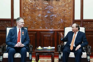 國家主席阮春福接見了丹尼爾大使。