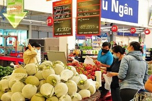 確保年底和春節期間市場商品供應充足、價格穩定。