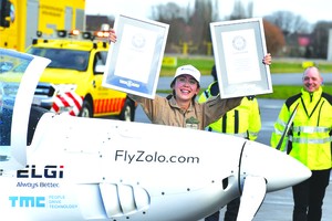 當地時間1月20日13時，持有比利時與英國雙重國籍的19歲女孩扎拉‧盧瑟福在比利時韋弗爾海姆降落科特里克-韋弗格姆機場，她由此成為全球完成單人環球飛行的最年輕的女性。