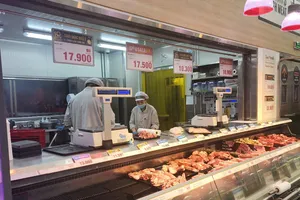 TPHCM: Giá thịt heo tại các siêu thị và chợ đầu mối cùng tăng