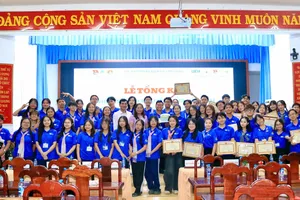 Sinh viên tình nguyện hỗ trợ nhiều công trình thiết thực tại xã Phú Giáo