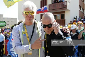 Oleg Tinkov (phải) rất thân thiết với Dave Brailsford, nhưng để tài trợ cho Sky thì: "Không!"