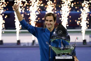 Roger Fedrer giành danh hiệu thứ 100 tại Dubai