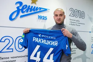 Chuyển sang chơi với Zenit, Rakitsky đã phải trả giá đắt