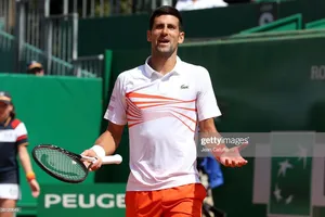 Novak Djokovic bất ngờ thua sốc