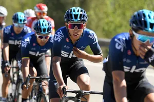 Egan Bernal vừa bị gãy xương đòn