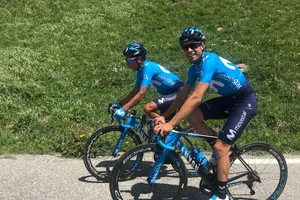 Quintana (bên trong) và Landa đang tập luyện cho Tour de France 