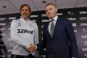 Rooney sẽ về nước Anh để hợp tác với Cocu ở Derby