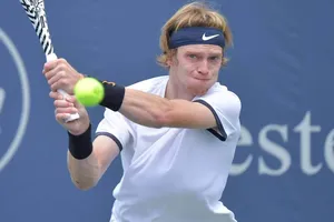 Rublev lật đổ Federer