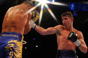 Luka Campbell thua đau Vasyl Lomachenko