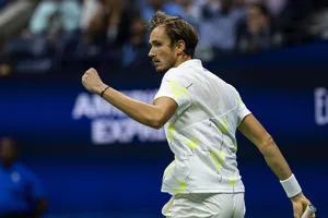 "Kẻ thù nước Mỹ" Medvedev chuẩn bị quyết đấu Nadal