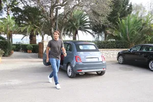 Nadal ở bên ngoài Nhà hàng La Fortaleza