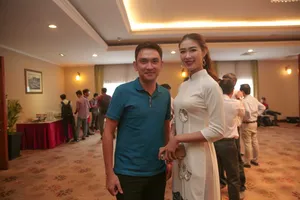 Ông Nguyễn Tuấn Phong và Tường Vy - Hoa hậu Du lịch Thế giới 2019 được yêu thích nhất