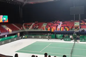 Tấm hình "Chỉ có 15 khán giả trên khán đài"