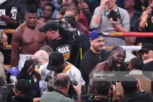 Hai gương mặt, hai thái cực giữa Ortiz và Wilder