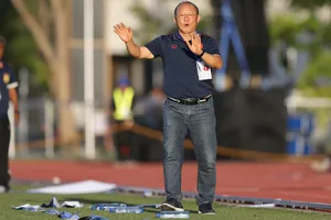 Thầy Park đã biết hạnh phúc khi có 2 họng đại pháo trong tay. Ảnh Dũng Phương