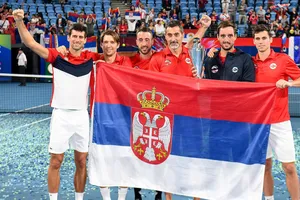 Djokovic và tuyển Serbia vô địch ATP Cup 2020