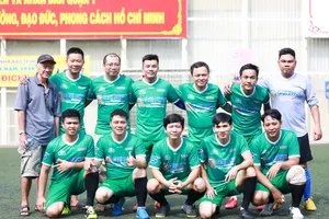 Đội bóng nam Báo Sài Gòn Giải Phóng tham dự Giải bóng đá Hội Nhà báo TPHCM 2020 (Ảnh Hoàng Vân)