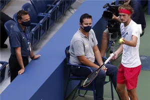 Zverev chật vật loại Coric