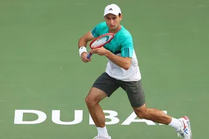 Tay vợt Aslan Karatsev.