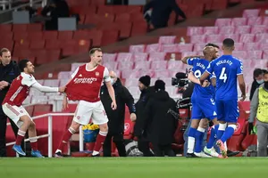 Hình ảnh trái ngược giữa Arsenal và Everton trong trận đấu rạng sáng nay