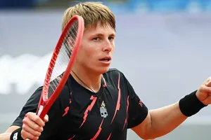 Ivashka bất ngờ loại Zverev ở Munich