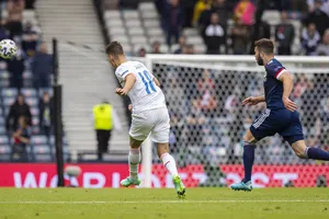 Schick vẽ nên đường cong tuyệt phẩm