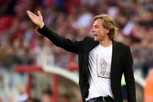 Karpin đã thôi chức HLV trưởng Rostov, tập trung vào Sbornaya