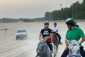 Khabib cưỡi ngựa ở quê nhà Dagestan