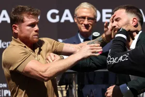 Canelo và Caleb "triết chiêu"