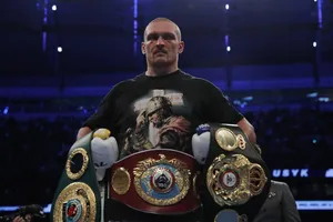 Usyk trở thành nhà vô địch thế giới mới, giữ 4 đai hạng nặng