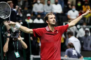 Medvedev đưa tuyển Nga vào chung kết