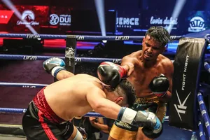 Money Kicks trong trận thượng đài đầu tiên