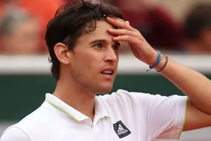 Gương mặt bàng hoàng của Thiem sau trận thua thứ 11 liên tiếp