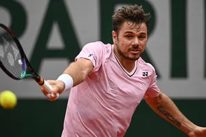 Wawrinka nhàu nhĩ trong trận thua ở Roland Garros